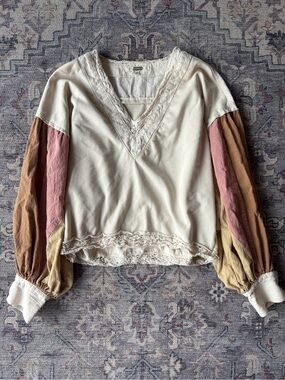 gimmicks by BKE Cream V-Neck Top with Colorblock Balloon Sleeves, crochet detail